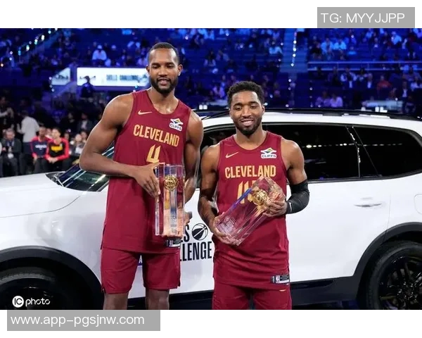 骑士与老鹰首发阵容对比米切尔领衔小莫布里与杰伦泰森共襄盛举 骑士与老鹰首发阵容对比米切尔领衔小莫布里与杰伦泰森共襄盛举