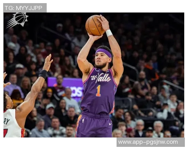 太阳主帅透露布克已恢复训练将持续评估其出战雷霆的可能性 太阳主帅透露布克已恢复训练将持续评估其出战雷霆的可能性