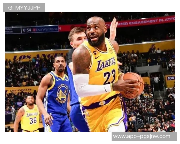 老詹缺席训练卢卡强调场下默契的重要性与细节讨论 老詹缺席训练卢卡强调场下默契的重要性与细节讨论